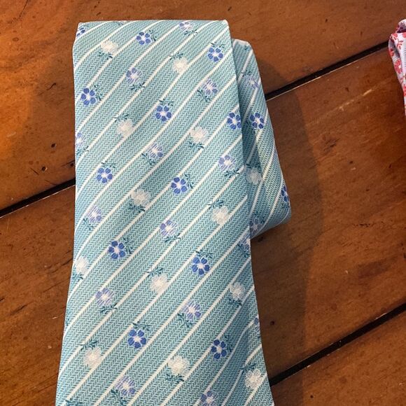 Bundle of 2 Dockers Floral Neck Ties - Picture 2 of 6